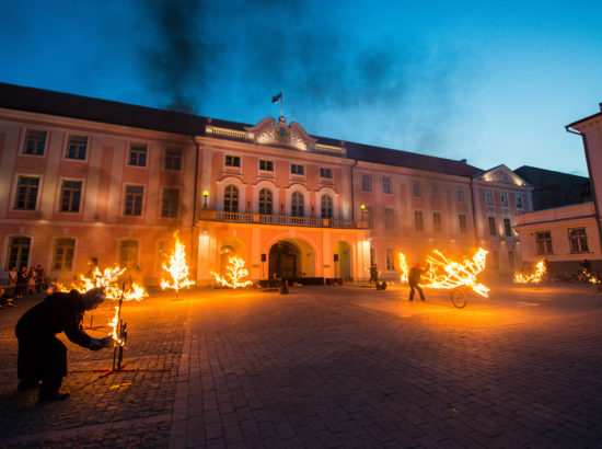 TREFFi avamine ja festivali avalavastus, kompanii Maria Baric “Ave Fenix”, 2. juuni 2016